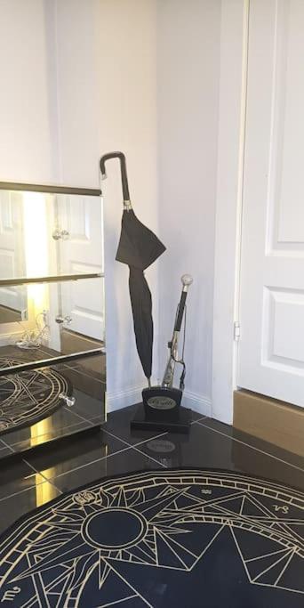 Sentral Modern Design Med 2 Soverom, Gratis Parkering Lejlighed *
