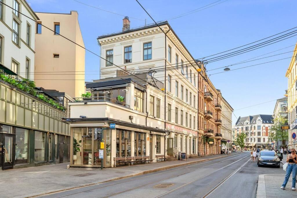 Sentral Modern Design Med 2 Soverom, Gratis Parkering Lejlighed *