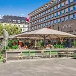 Sentral Modern Design Leilighet Med 2 Soverom, Gratis Parkering